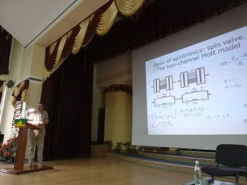 60951595_442669492971915_2882607673402982400_n Виступ проф. М. Стріхи на конференції
